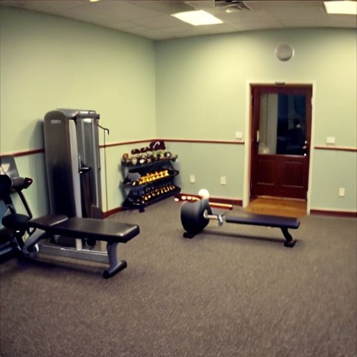 Организованный спортивный зал с весами, резиновыми лентами и таблицей питания, символизирующий сбалансированный подход к тренировкам для эктоморфов.
